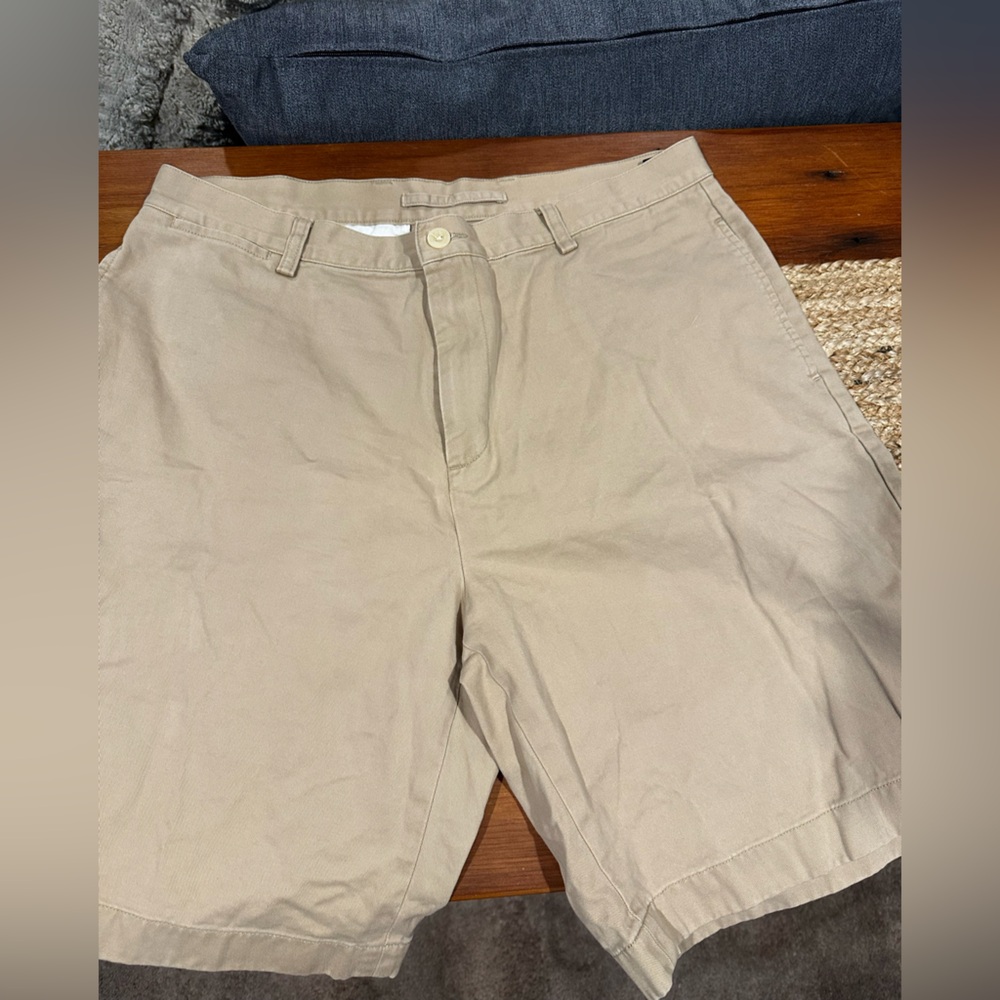 Nautical khaki shortss size 36